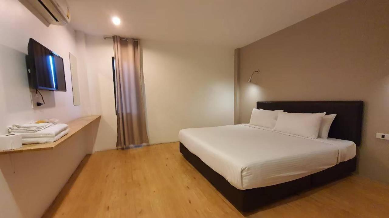 Srianunt Boutique Hotel Buriram Zimmer foto